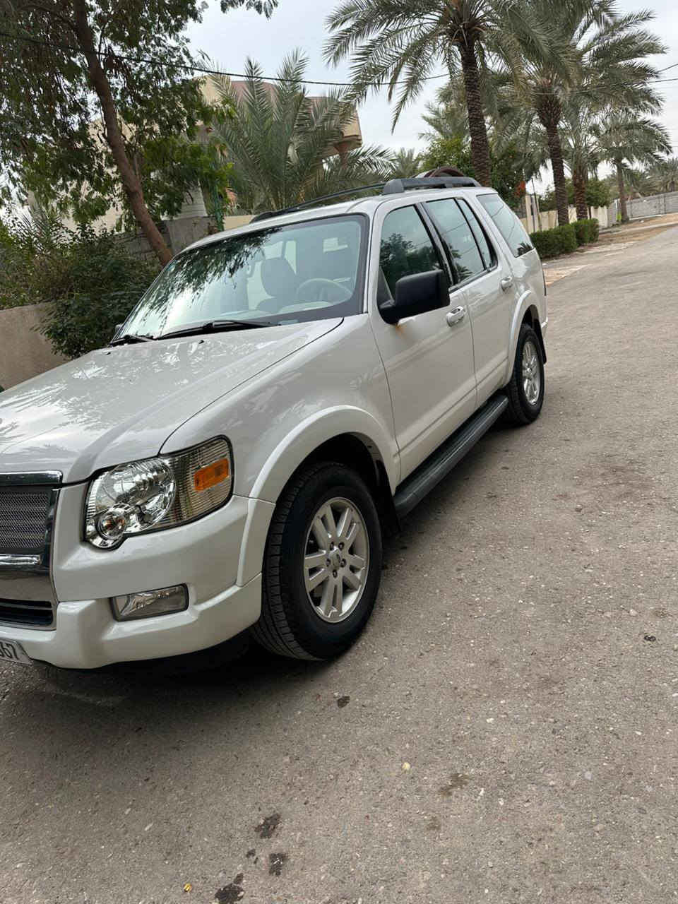 السلام عليكم
فورد اكسبلور 2010 للبيع وارد خليجي فول مواصفات 
مكفوله من صبغ وضربه استفسار على هذا الرقم 
***********
