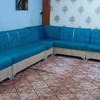 ديوان17مقعد  نضيف مابي اي ضرر سعره 350 وبي مجال مكاني كاضميه يوجد توصي...