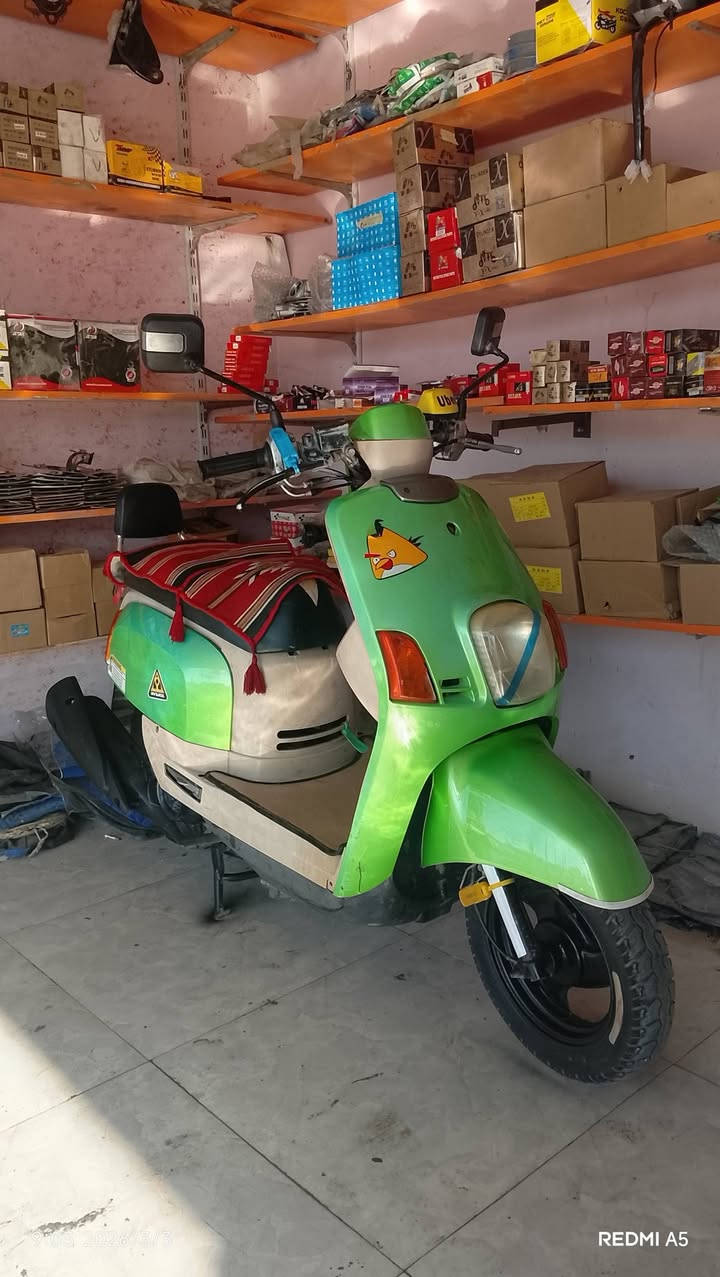 البيع دراجه بوليسي نوزل الدراجة كفاله مامفتوحه الدراجة نضيفه وكامله وكله شغاله مكينه  كفاله الدراجة انضف من الصوره موديل 2009 المكان كربلاء الأمام عون السعر 500 وبيه مجال بسيط الرقم ***********
