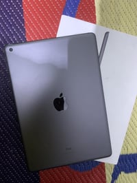 ايباد 9 ذاكرة 64كيكا جهاز مبدل فقط تاج المس الفوك مو شاشه ومبدل نوعيه ...