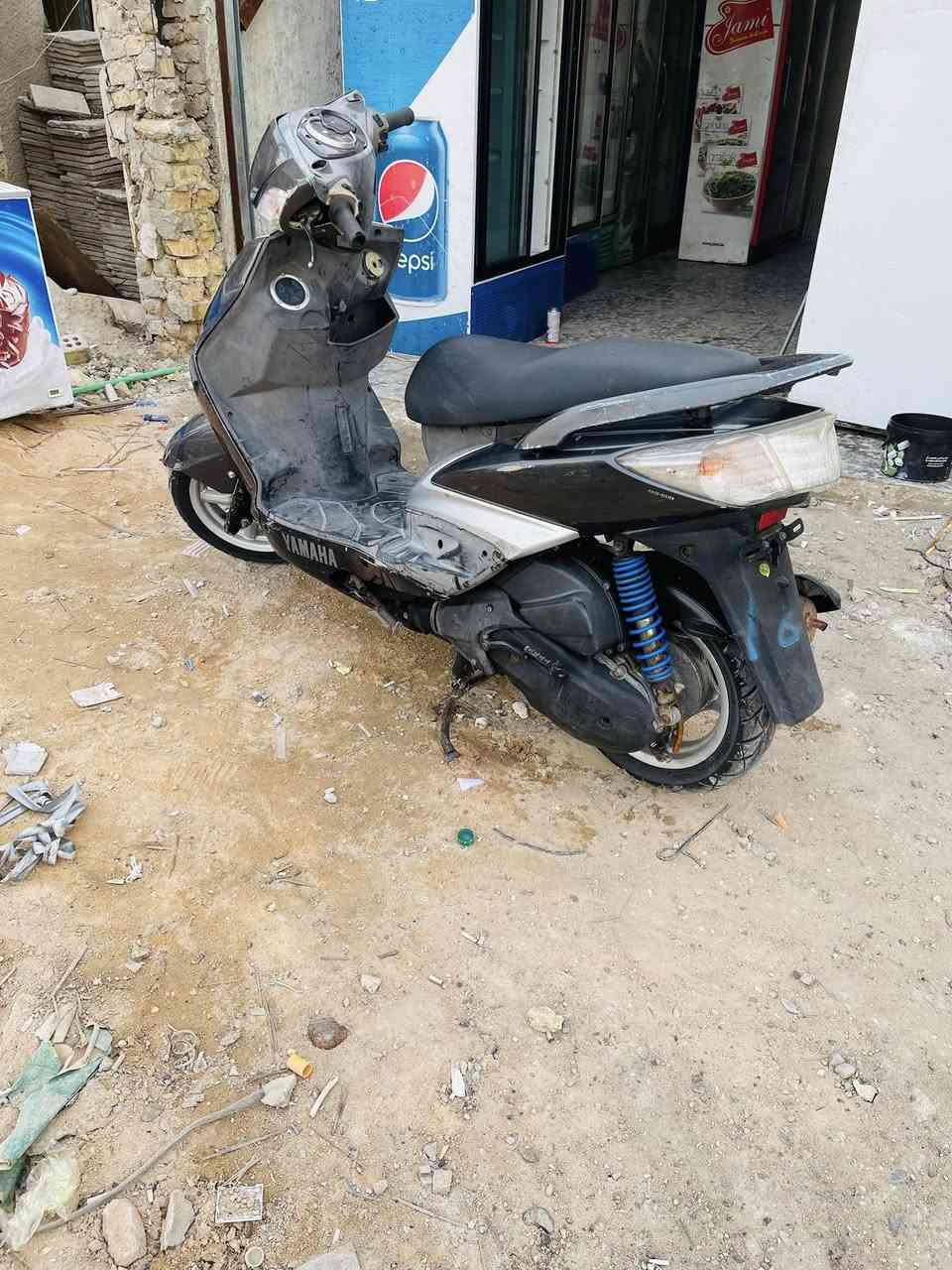 سلام عليكم دراجة سكنس نوزل مكينة بلادية كفالة عامة سعر 750 وبي مجال لطيبين شراي يتصل على هذا رقم ***********
