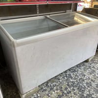 مجمدات تركية للبيع استعمال قليل السعر 500 وبيه مجال بسيط الرقم ٠٧٧٢٢٥٧...