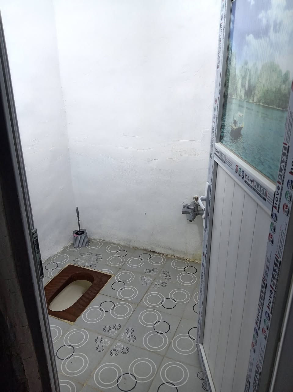 السلام عليكم بيت ٥٠ متر حي الرحمه شارع الامام السجاد للبيع البيت نضيف جاهز ولا نقص يباع مع السبلت والثلاجه والكاونتر للاستفسار الاتصال على الرقم 
***********
