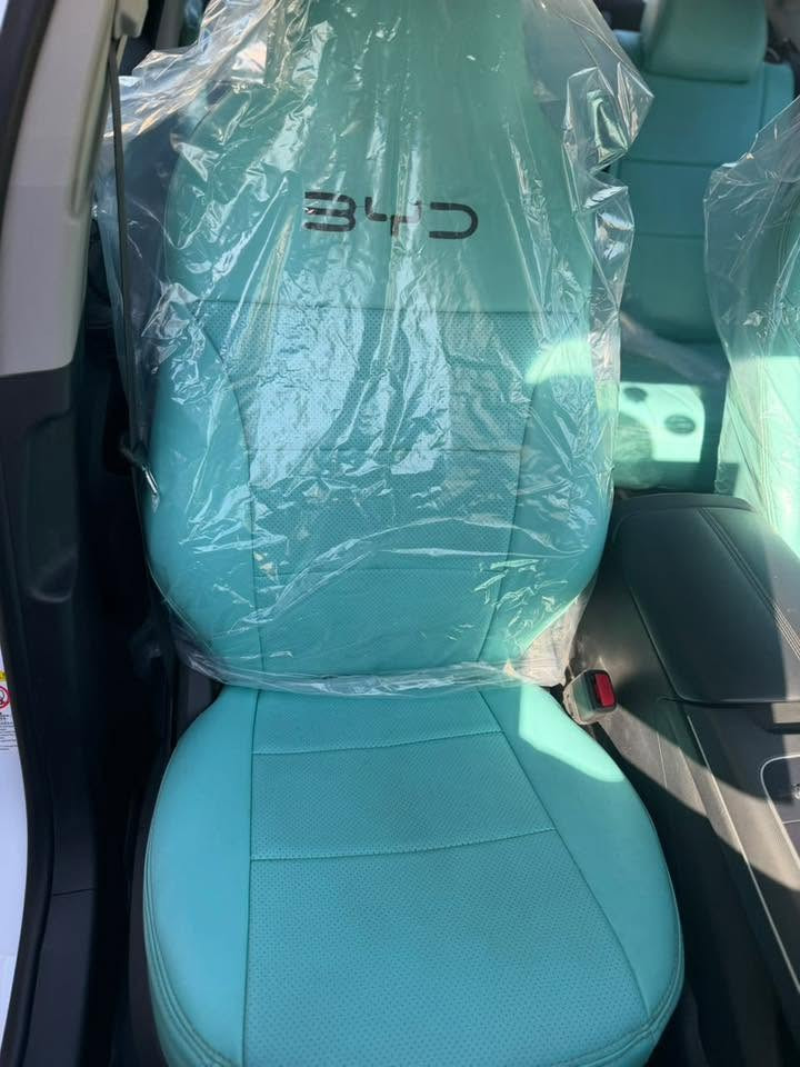 دسترويل BYD.
رقم بغداد. باسمي تحويل مباشر
 ماشية 2الاف فقط
غراضه كاملة شاحنه ومنفاخ
مدوشمه فيروزي. ومسويله لد داخلي 
ودوشمه ارضيه جلد
ومعرب  شاشه 
ومعروفه موصفاته
السعر19700وبيه مجال 
مكاني بغداد   السيديه 
ملاحظه بسيطه بيها رصعه بالجاملغ وسويته  
***********
