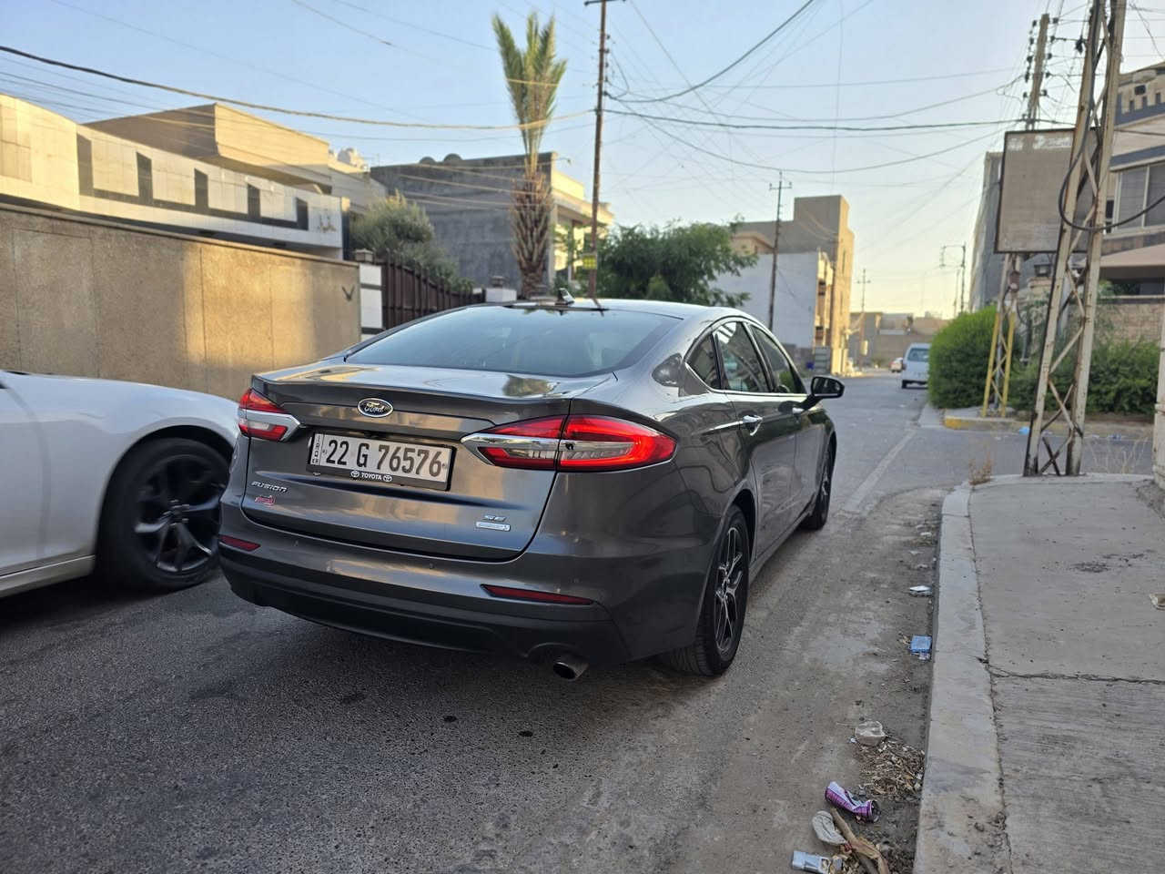 السلام عليكم 
فورد فيوجن موديل ٢٠٢٠ رقم اربيل سيارة بسمي مواصفات se ايكو بوست محرك ١٥٠٠ تيريو بصمة كشن كهرباء رادارات امامي خلفي حادث السيارة صبغ بين باب الصدر والجاملغ مو كلهن على شكل دائرة وجاملغ خلف السايق صبغ فقط هلال الجاملغ وفقط بردة الصدر طاكة هذا حادث امريكا حادث ب العراق ما بيهة مكان السيارة بغداد حي الحسين *********** 
معروضة ب ١١٧
