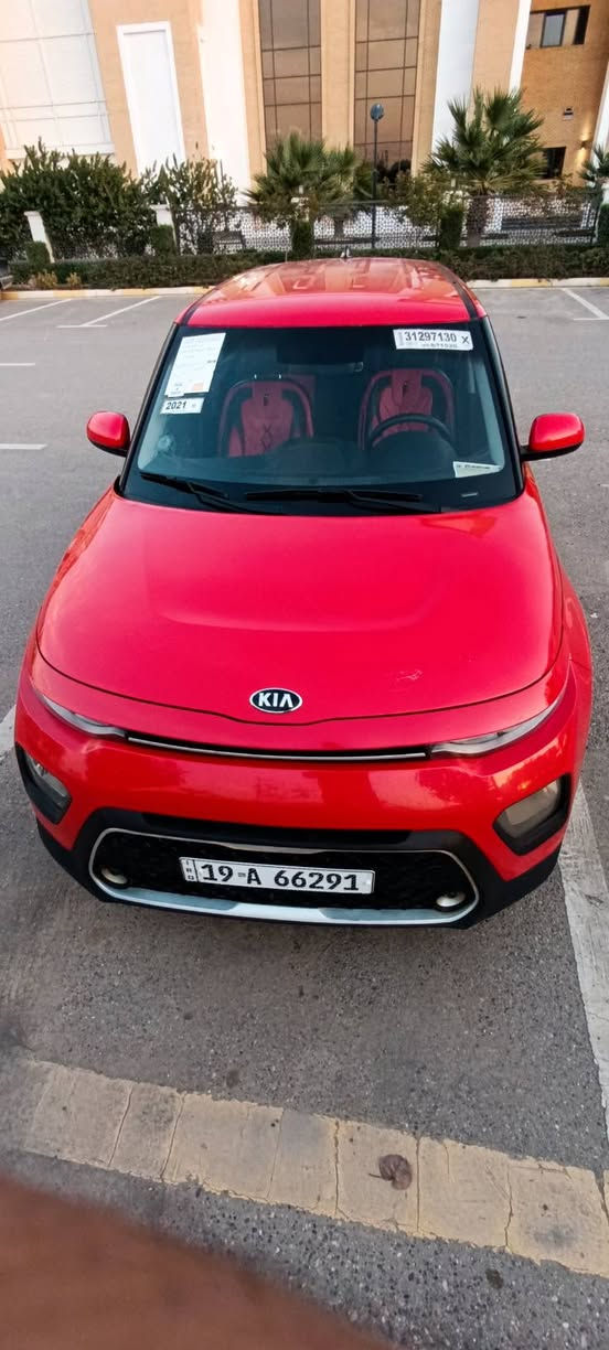 السلام عليكم
كيا صول 2021 محرك دوش 2000 
بأسمي رقم كربلاء الدولي و سنوية لسنة 2028. 
السيارة حادثها جاملغ ايسر مبدل و حافة البنيد مصبوغ فقط و باقي السيارة كفالة ليبل واحد.
رقم الشاصي KNDJ23AUXM7766543
ماشية 28 الف ميل. 
ويل كب سبورت حجم 18 
مري شفط
تحكم ستيرن جهتين 
شاشة اعطال
ابل بلاي و كار بلاي
داش كام فليبس للمراقبة تفتح مع السويج 
السعر 152$ و بيها مجال بسيط.
العنوان كربلاء قرب سيطرة الابراهيمية. 
رقم الواتساب ***********
