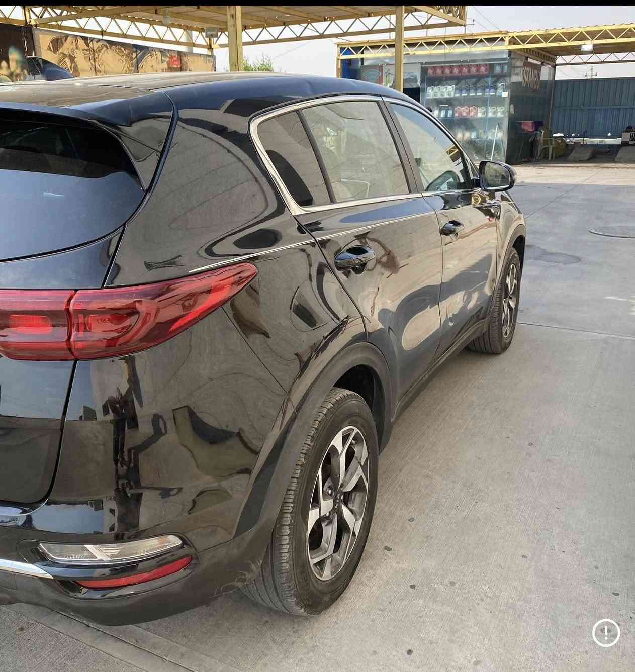 سبورتج ٢٠٢٠ حادث جانبي امبدل باب بامريكا صبغ بالدوسة اثر الحادث وجزء من الباب الخلفي اثناء التصليح بامريكا وهنا مبدل جاملغ لايمين وموجود الجاملغ الاصلي ممصلحي زين بامريكا بدلته بواحد مطابق لون
بيها شخوط بسيطه ورصعات من جتي مناك ماصلحتها عفتها على وضعها من استلمتها لحد الان باسمي 
رقم جديد فقط تحويل ملكيه 
سياره بيها كل الموصفات 
رادارات 
توقف ذاتي 
نقطع عمياء بالمري 
اشاير مري طي كهربائي 
مانع تشتت  يحذرك في حال النعس 
عدم ازعاج اثناء الاتصال ينصه المسجل وفان التبريد اثناء المكالمه 
بعد مواصفات
ايرباك كشن الصدر فقط 
البجم كبس 
اناره سستم لد يسوي اليل نهار
بانزين كله سوبر ومحسن فقط استعمال على ايدي فقط 
الدهون كلها اصليه 
الصدر والاطارات كلها جديده
بدلته بشرة وبي ضمان 
ماشيه ٦٤ الف ميل 
سيارة جاهزة بكل التفاصيل السعر ١٥٠
للاتصال ***********
