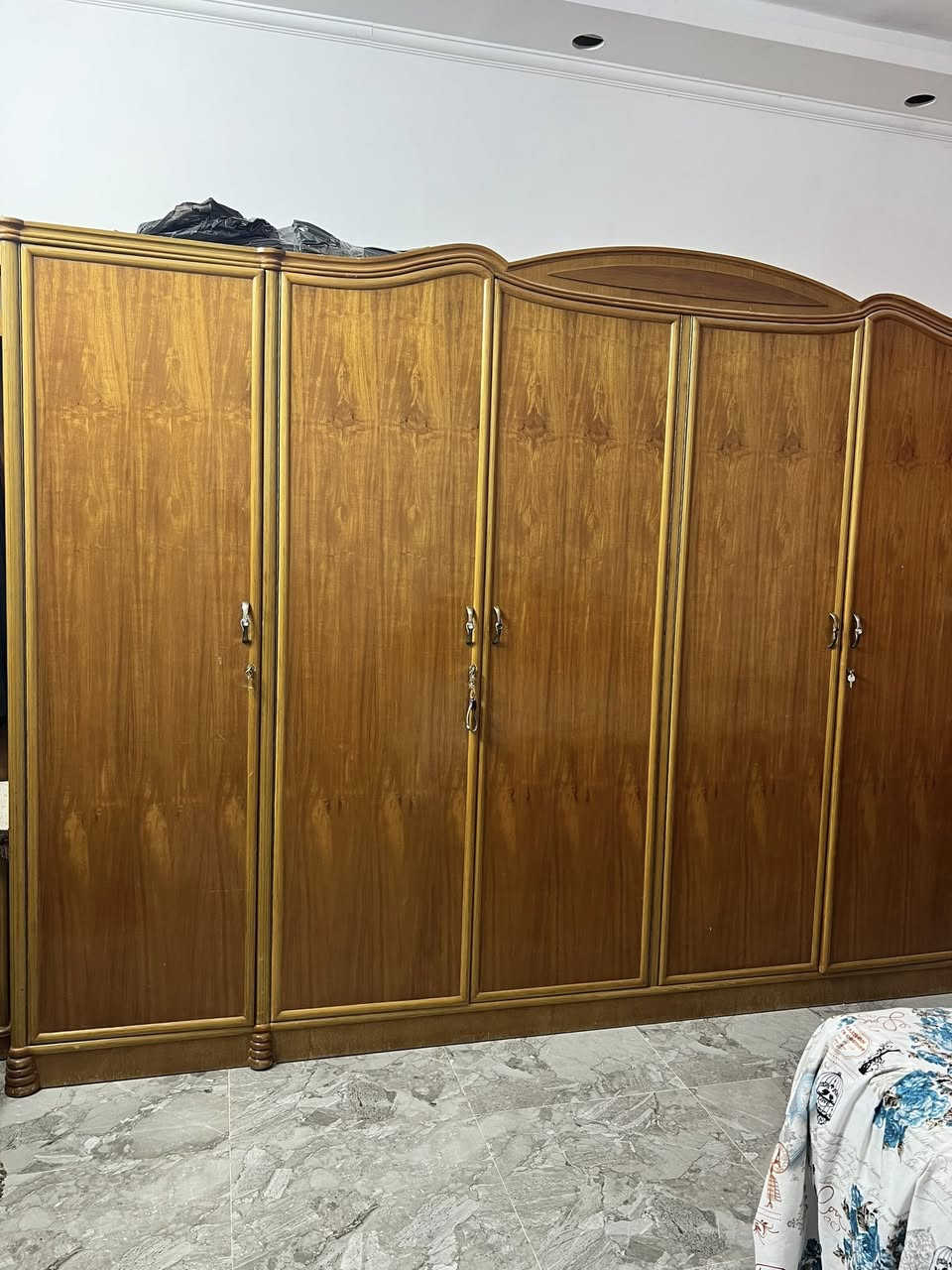 سلام عليكم
غرفه نوم ٦ أبواب  تزكام داخل وخارج صاج  حفر دنك عمل يد نظيفه جدا مكاني بغداد علما ان الغرفه لا تكفي مكاني الجديد لكونها ضخمه 
لاستفسار  على الرقم الموجود 
***********
