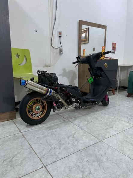 سلام عليكم عدله مال سباق للبيع.
الدراجه  بيه هواي غراض متروسه بجم4 اصلي ويل كلجات كلش هواي غراض دواجه قويه كلش  ماكو63 تتكايش وياها نكره وصافيه وقويه دراجه احله منصور بهواي وقويه متنساق ماخذه هواي دوسات بل13 دوسه فوز 2 خساره .لوتي لصير ميعجبك منشور توكل (السعر مليون قفل دراجه تسوه اكثر بس متوازي عله بيعته)*********** مكاني جزيرة بغداد مصنع الابطال 😉
