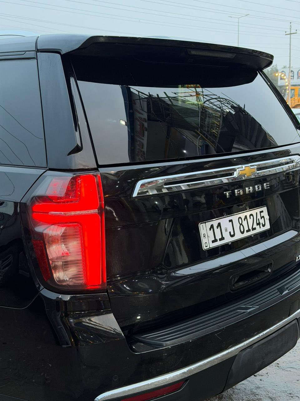 السلام عليكم من رخصة الادمن 
تاهو LT  نص فول وارد امريكي موديل 2023 مرقمه وكامله رقم بغداد  للبيع 
‏ وارد امريكي حادثه مثل مموضح بالصور صفحة اليمين مصلح او مصبوغه صفحة اليمين بارد بالجاملغ الخلفي الايسر   
ماشية 68000
‏ فول مواصفات 
‏8سلندر محرك ( 5300 )
تو ويل
‏كراسي جلد اصلي
‏كراسي اثنين كهرباء
‏كراسي هزاز(عند اقتراب السيارة من اي شي)
‏كراسي(تدفئه)
‏تبريد خلفي شاشة
‏شحن الهاتف لاسلكياً
‏كروس سرعة
‏نظام AUTO START
‏نظام هندبريك دكمة AUTO HOLD
‏نظام مانع انحدار
‏فول تحكم استيرن(جهتين امامي+جهتين خلفي)
‏استيرن كهرباء
‏استيرن تدفئة
‏شاشة عرض الاعطال
‏صندوك كهرباء(شفط)
‏فتح صندوك تلقائيا عن طريق القدم
‏دبل كير(عادي+اوتوماتيك)
‏ناقل حركة 10 نمر
‏دبل حساس(امامي+خلفي)
‏نظام تحكم بمستوى الضوء الداخلي
‏مانع تزحلق
‏مري شفط
‏شاشة امامية كبيرة اصلية
‏شاشات خلفية اصلية
‏تشغيل عن بعد

السعر 385ورقه 
مكان السياره      البصره كرمه علي  للاستفسار 
‏  
‏رقم الهاتف  ***********
صور الحادث مرفقه ويه الصور
السياره جاهزه من كلشي اي نقص مابيهه ع وضع الشركه
