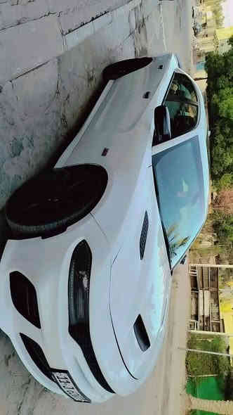 سلام عليكم. اخوان سكات باك موديل ٢٢ اصل. اصل. اصل. ماشيه ٤٥ ميل.   رقم بغداد باسمي سنويه لل٣٠.  السياره صار بيها حادث بالعراق جاملغ خلفي وباب جه السايق وبارد مقدار شبر بالجاملاغات الاماميه.     السياره فول. فول 

عليها جكات s3. السعر. ٢٥٥ وبيها مجال. راسلني وات ساب وبيك خير وتدلل. صور الحادث وشكو نقص اكلك بي. 

مكاني ديوانيه مركز 
***********
