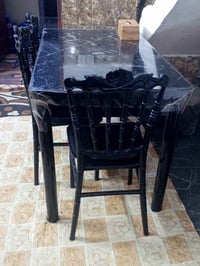 ميز طعام خشب • أرجل حديد • ٣ كراسي