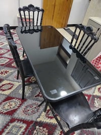 ميز طعام جام للبيع مع اربع كراسي سعر  140 قفل مكاني بالدورة 0770922284...