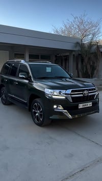 تويوتا لاندكروز • ٢٠١٠ • ١٥٠٠٠٠ كم