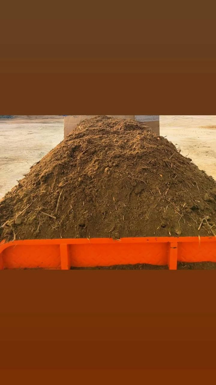 🔥🌱 يتوفر سماد زراعي عضوي حيواني وطبيعي 100%
تريد محصولك يفرق؟ الحل عدنه! 🐄🌿سماد يغذي أرضك ويخلي زرعك يطلع أقوى وأسرع وبإنتاج أعلى 👌

💪 فوائد السماد  الحيواني للارض✔️ يزيد خصوبة التربة بشكل واضح✔️ يقوي الجذور ويخلي النبات يعيش أطول✔️ يحافظ على رطوبة الأرض✔️ آمن بدون مواد كيميائية✔️ مناسب لكل الزراعات (خضرة، فواكه، أشجار)

🌾 سواء عندك حديقة صغيرة أو أرض زراعية… هذا اختيارك الصح

🚛 توصيل متوفر لجميع مناطق قضاء المدينة والمناطق القريبة عليها💰  أسعار منافسة السعر حسب المكان 

📩 للحجز والاستفسار راسلنا خاص أو اتصل بينا📞 ***********

✨ جربه وشوف الفرق بنفسك
