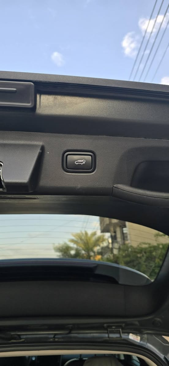 هونداي توسان للبيع موديل ٢٠٢٢  بأسمي رقم اربيل بدون غرامات شرط التحويل
فول مواصفات من سلايد وبصمة وتدفئة وتبريد مقاعد وجنطة كهرباء كراسي كهرباء تنبيه مسار واتوتو هولد سايد بريك بصمةوتوقف ذاتي محرك ٢٥٠٠  ماشية ٧٥ الف
و حادث بسيط بدون ايرباك لون متغير 
صور الحادث بالمنشور  مع رقم الشاصي
السيدية قرب تقاطع الدرويش 
***********
السعر ٢٠٥
