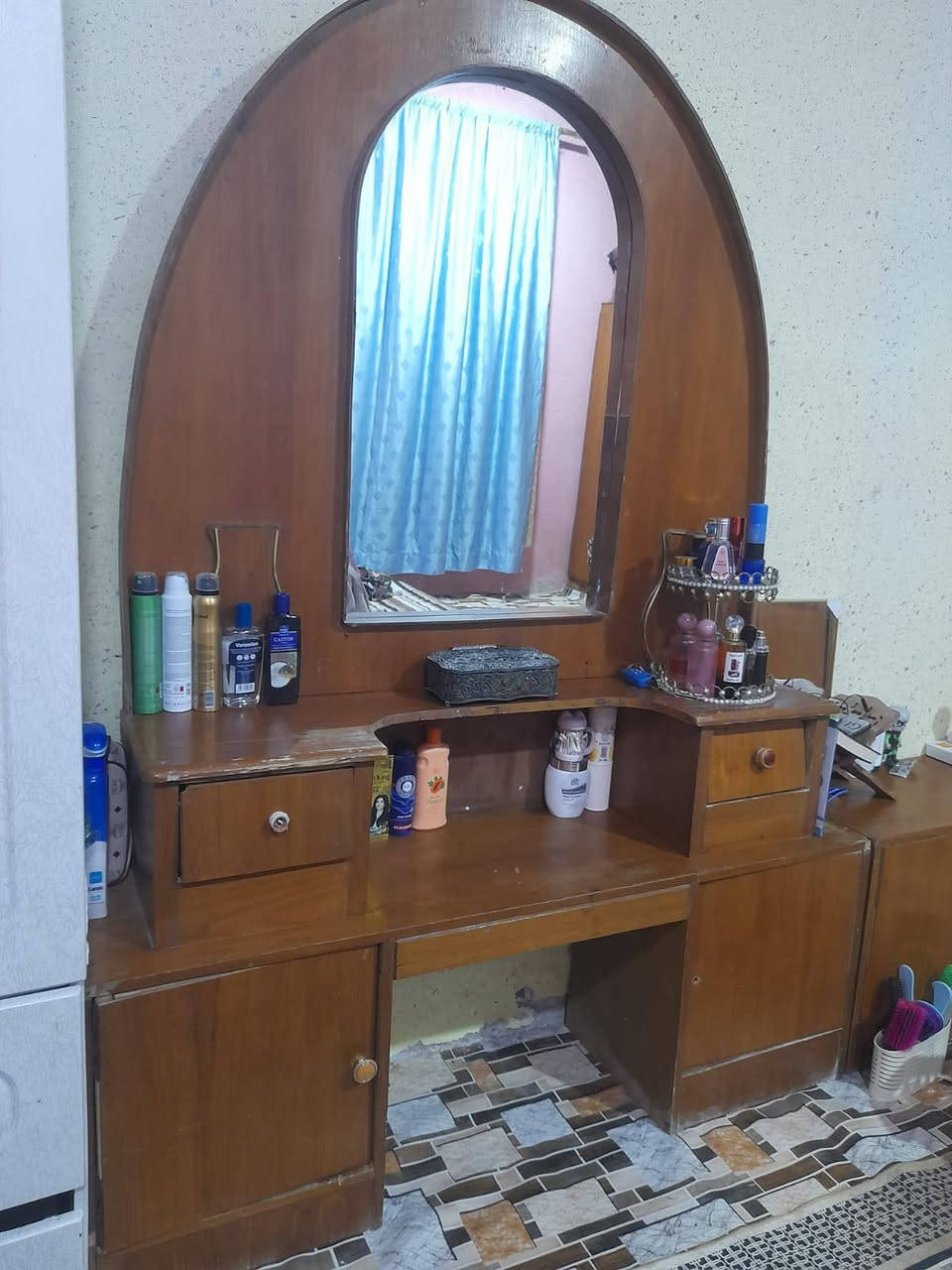 غرفه مستخدمه للبيع
للتواصل علئ الرقم ***********
