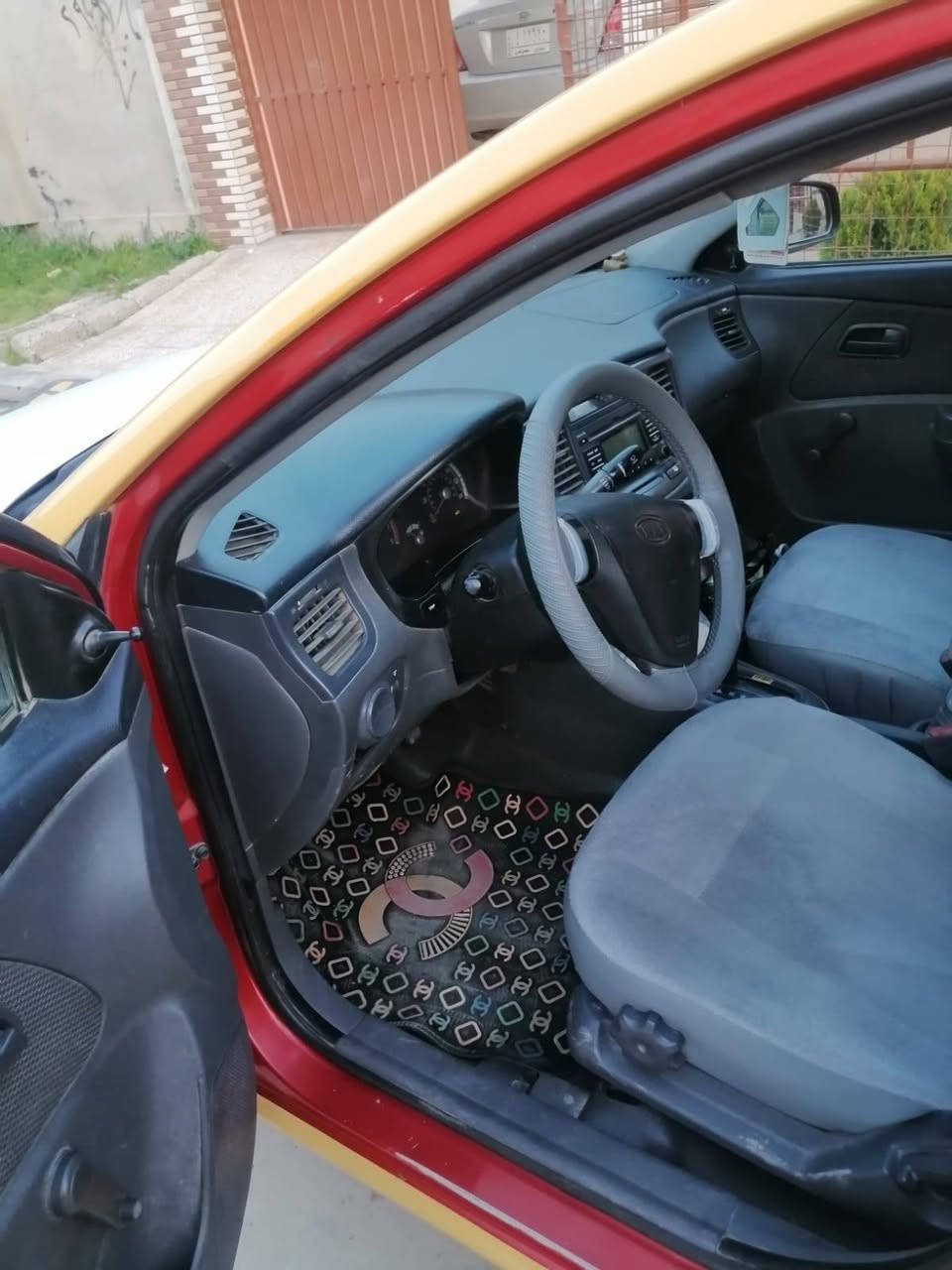 السلام عليكم
كيا ريو موديل 2009  رقم بغداد الجديد مصفره هيئه وغرامات شرعيها بالموصل امريكي مكينه 16 كود واحد بدون تبديل بدون ضرر سياره جاهزه وجديده طخم وايرمنيه تبريد گير مكينه كله شرط تخم تاير جديد دوشمه جديده مكانها موصل شرعيها بالموصل اني مكلف بالنشر 
***********
***********
