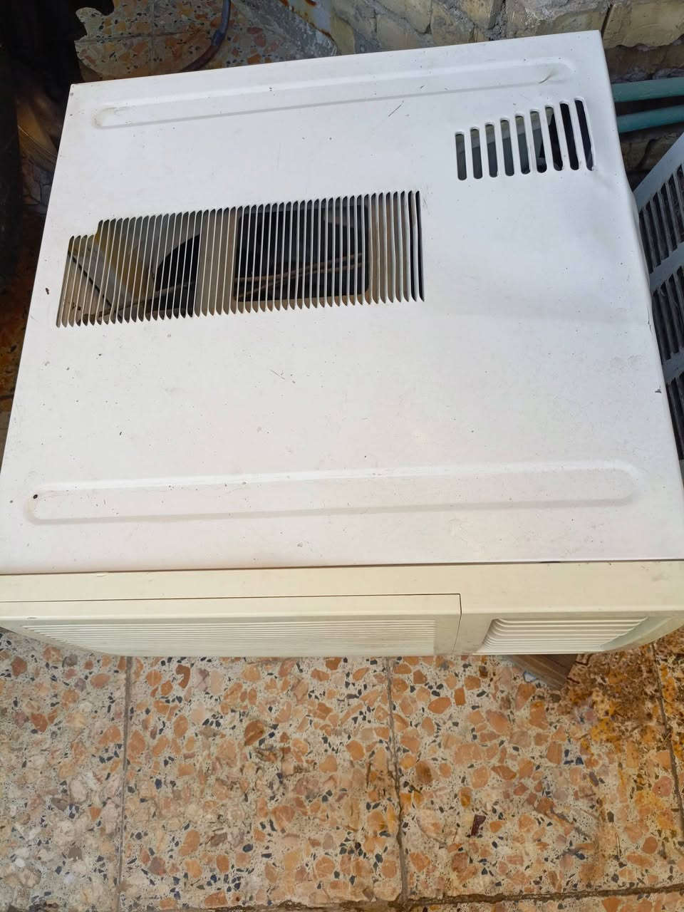 مكيف مستخدم لبيع نوع تي سي ال
رقم الهاتف ***********
