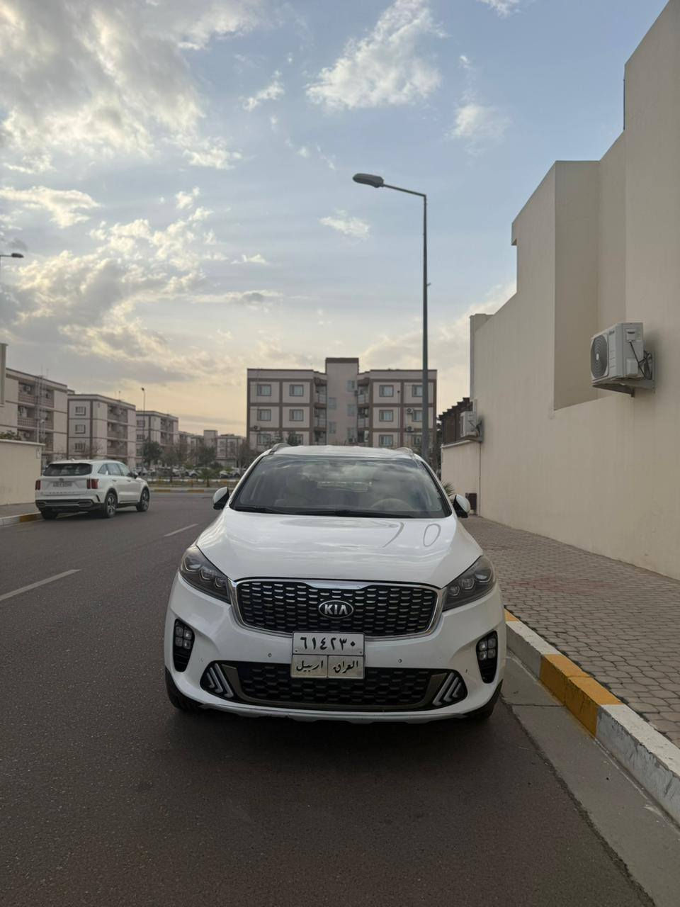 السلام عليكم سورنتو موديل 2020 خليجي محرك ٦ سلندر
السيارة كفالة عامة من الصبغ قطرة صبغ ما بيهة حتى دعاميات  و كفالة من فتح والتبديل بيهة فقط بارد بسيط جدا بلباب 
 رقم اربيل
 موصفاتهة 
بصمة 
جنطة كهرباء 
ثلاث قطع تبريد 
ثلاث وضعيات قيادة 
سبعة راكب 
حساس امامي و خلفي 
بردات خلفية 
كامرة خلفية دوارة 
مري شفط 
اشارة ترحيب 
بصمة ابواب
كشنات جلد و كهرباء السايق والي بصفة 
مكينة 6 سلندر كفالة عامة من فتح 
الكير كفالة عامة من فتح 
ماشية ٨٤ الف كيلو متر  
عنواني بصرة
السعر ٢٤٠
للاستفسار *********** البصرة, العراق
