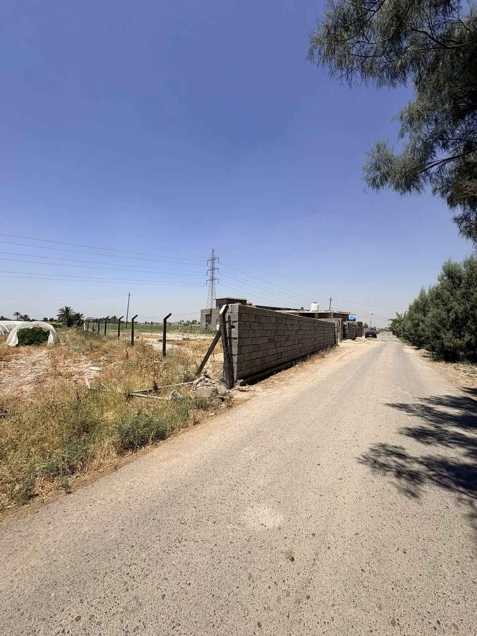 مساحة 700 للبيع
الواجهة 21.5
الخلف 17
يوجد بيها بير ماء
كهرباء
طابو زراعي 25 شرط المكاتبة مع صاحبها الاصلي
ماء اسالة 
بغداد - الزنبرانية - الشريفات طريق اليوسفية
تبعد عن الطابيق 15 دقيقة كله على التبليط
السعر 65 وبيهامجال

‭***********‬ للتواصل
