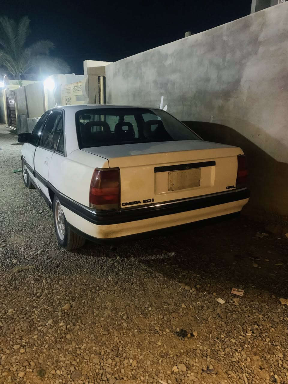 السلام عليكم أوبل اوميگا للبيع كير مكينه شرط بدون صبغ سنويه لل٢٧ أربع تايرات جدد السياره مكفوله من كلشي السعر ٢٥وبيها مجال شي قليل***********
