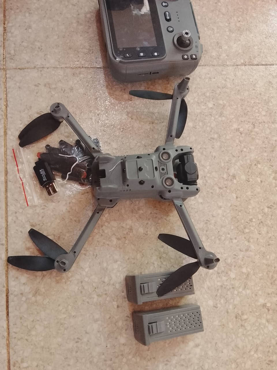 وصل العملاق شبيه المني 3 شاشه سمارت
توصيل موجود السعر 225الف


**إذا كنت صاحب هذا الإعلان وتريد حذفه لأي سبب، رجاءا أرسل رسالة إلى الدعم الفني**
