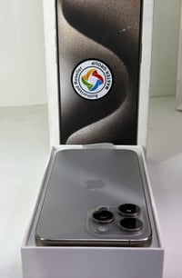 ايفون 15pro max بطارية ‎%‎86 لون مميز الجهاز نضيف شخطه مابي  المكان بغ...