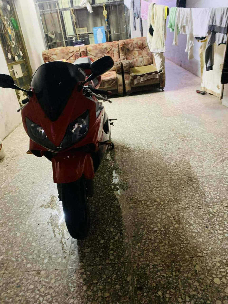 السلام عليكم دراجه بطح افوراي
موديل ٢٠٠٤
شباب الدراجه كفاله عامه 
يعني بلاايلاون 
بيها فقط شخط واحد كد ربع اصبع يعني دراجه ماشيه ٢٧ الف وكاله 
وبيها صالنصه مايف سعرها ٣ ورقات
لتخارني دكلي شبيها غير هاذ اذه. بيها اطيكيها بلاش
وللعلم الدراجه نازله من كلشي وكلاشي صار شهرين 
مكاني بغداد 
اتصل وبيك خير ودلل 
***********
