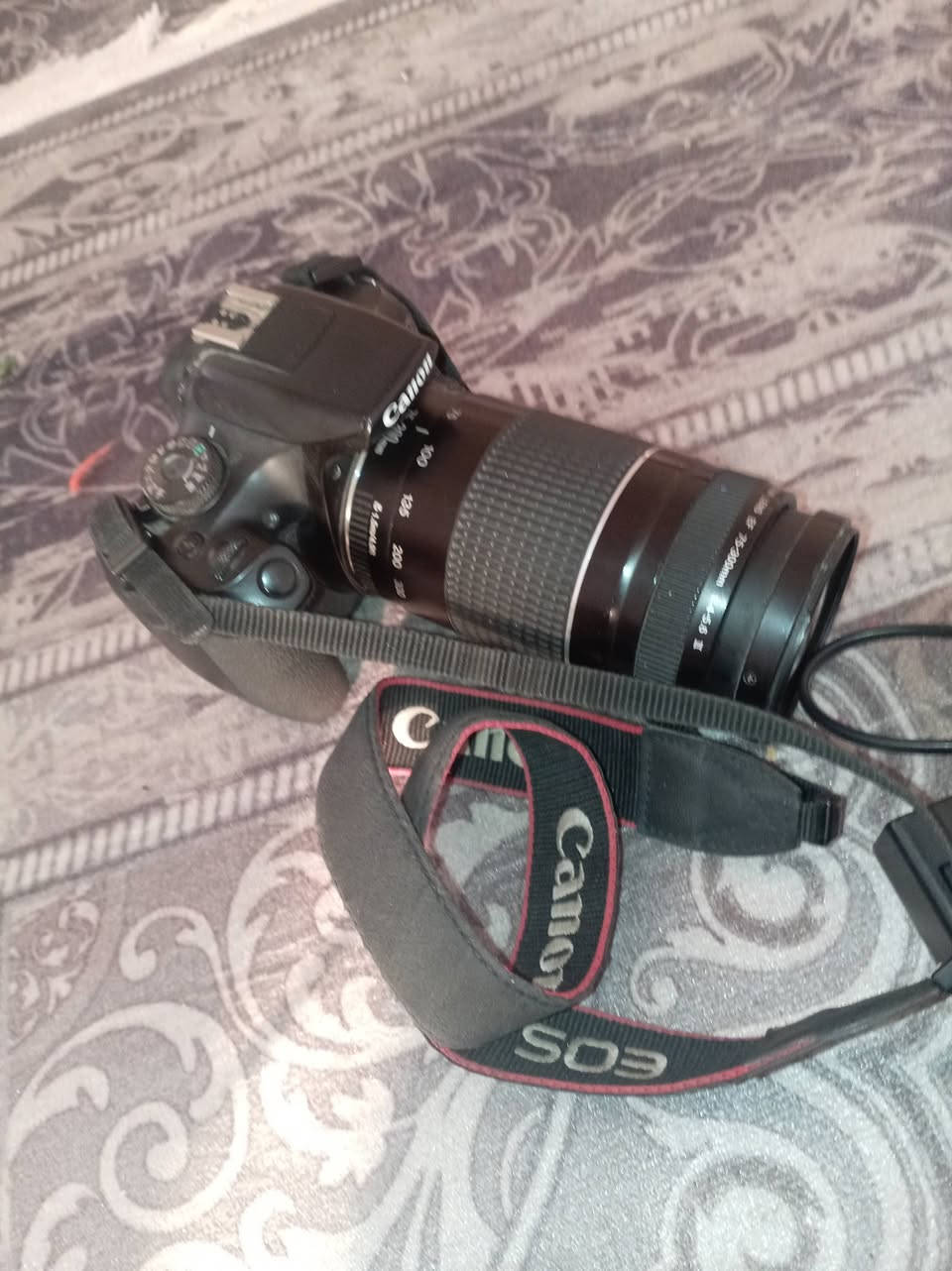 السلام عليكم للبيع كاميرا كانوا 2000 مستخدمه استخدام قليل نظافه 90% من المكان السماوه رقم الهاتف *********** السعر350
