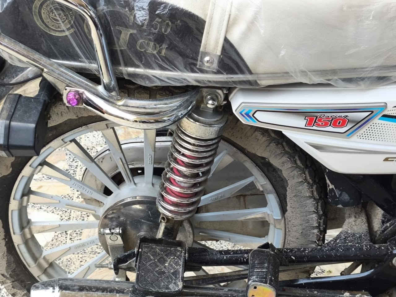 دراجه ايراني 2025 للبيع مكفوله محرك بلادي اوراق كامله السعر 750 وبيها مجال مكاني بغداد بوب الشام ***********
