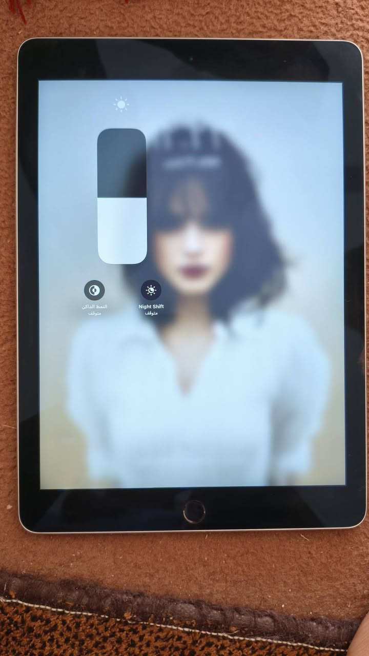 ايباد ايفون ار تو  ما مفتوح  ونضيف  شخط واحد مابيه ايباد استخدام دراسه فقط  ذاكره 32 بطاريه89 ،  *********** مكاني الرميثه السعر 150وبيه مجال
