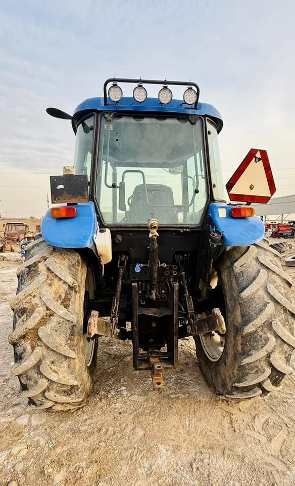 نيوهولند تركي موديل ٢٠١١ حجم 100 مكينه جاهزه رقم اربيل وكاله او تحويل للاستفسار اكثر الاتصال ع الرقم *********** واسط الزبيديه
