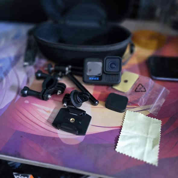 السلام عليكم عدي كامره كوبرو اخت جديده مستعمله حيل قليل وياها غراضها ستاند وقواعد موضحات ومبيها كل عيب مكفوله ضمان ثلث ايام مكاني بغداد مدينه صدر رقمي (***********) 
السعر 400 قفل بعدها جديده
