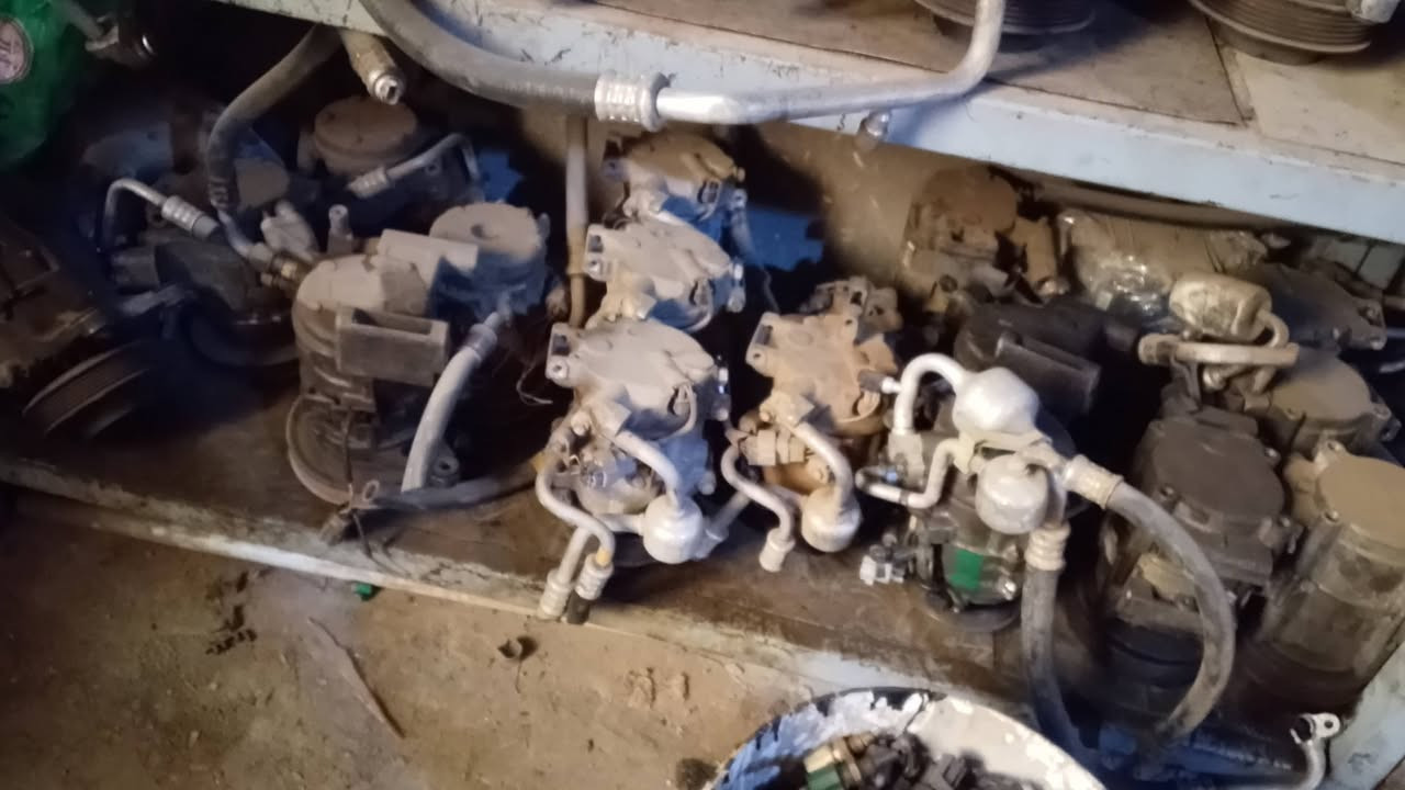 سلام عليكم ورحمة الله وبركاته يتوفر لدينا قطع غيار سيارات اليابانية كورلا كامري (كنبريسر /دينمو / مشط ستيرن/ اذان محرك /سلف / قمجي كير/ باور ستيرن / باور +عنبار / )

العنوان بغداد الطالبية ساحة 83 مجمع بغداد 

للتواصل الاتصال على رقم الهاتف (***********)

يوجد توصيل لجميع محافظات العراق .
