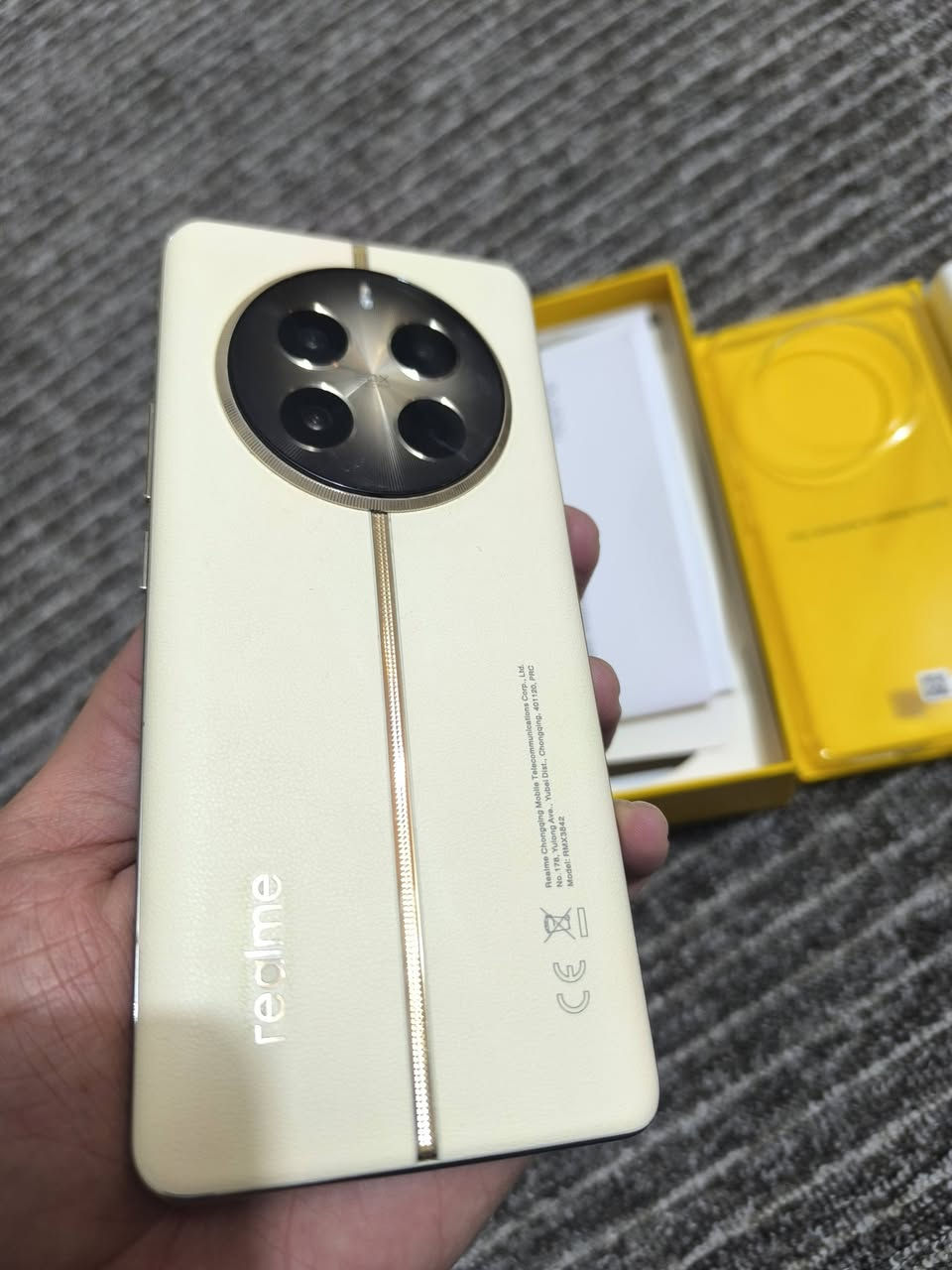 سلام عليكم جهاز realme 12 Pro G5 
ريلمي 12برو ذاكره 512 عشوائي 12
 جهاز نضيف السعر 270 بي مجال بسيط 
للتواصل خاص او اتصال ***********
