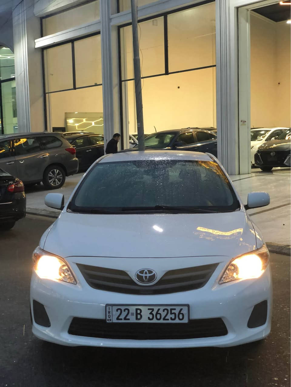 كورولا 2011 سپى ١٠ پارچه رةش بي دعم سعر ٩٨ ورقة مجالةكي كةم 
***********
كورولا 2011 ابيض ١٠ قطعة اسود بدون حادث سعر ٩٨ بيه مجال قليل 
*********** أربيل, العراق
