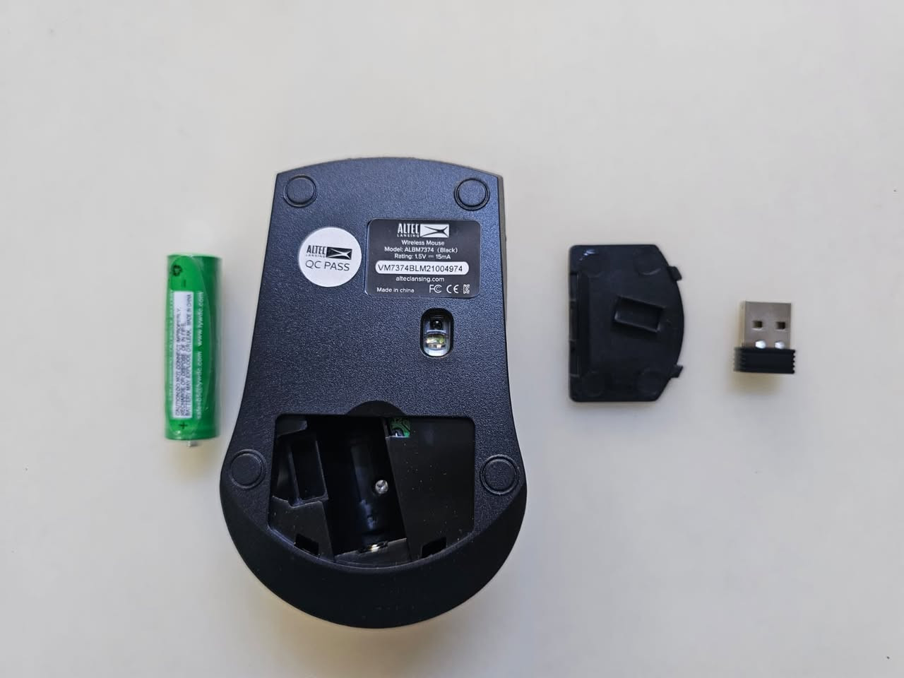 السلام عليكم 

ماوس لا سلكي بلوتوث / بطارية 

السعر 8 الاف 

التفاصيل داخل الصور / للتواصل *********** واتس اب توصيل بغداد (5) آلاف محافظات (6) الاف للمزيد زوروا صفحتنا على الفيس بك 

https://www.facebook.com/profile.php?id=61560710157601
