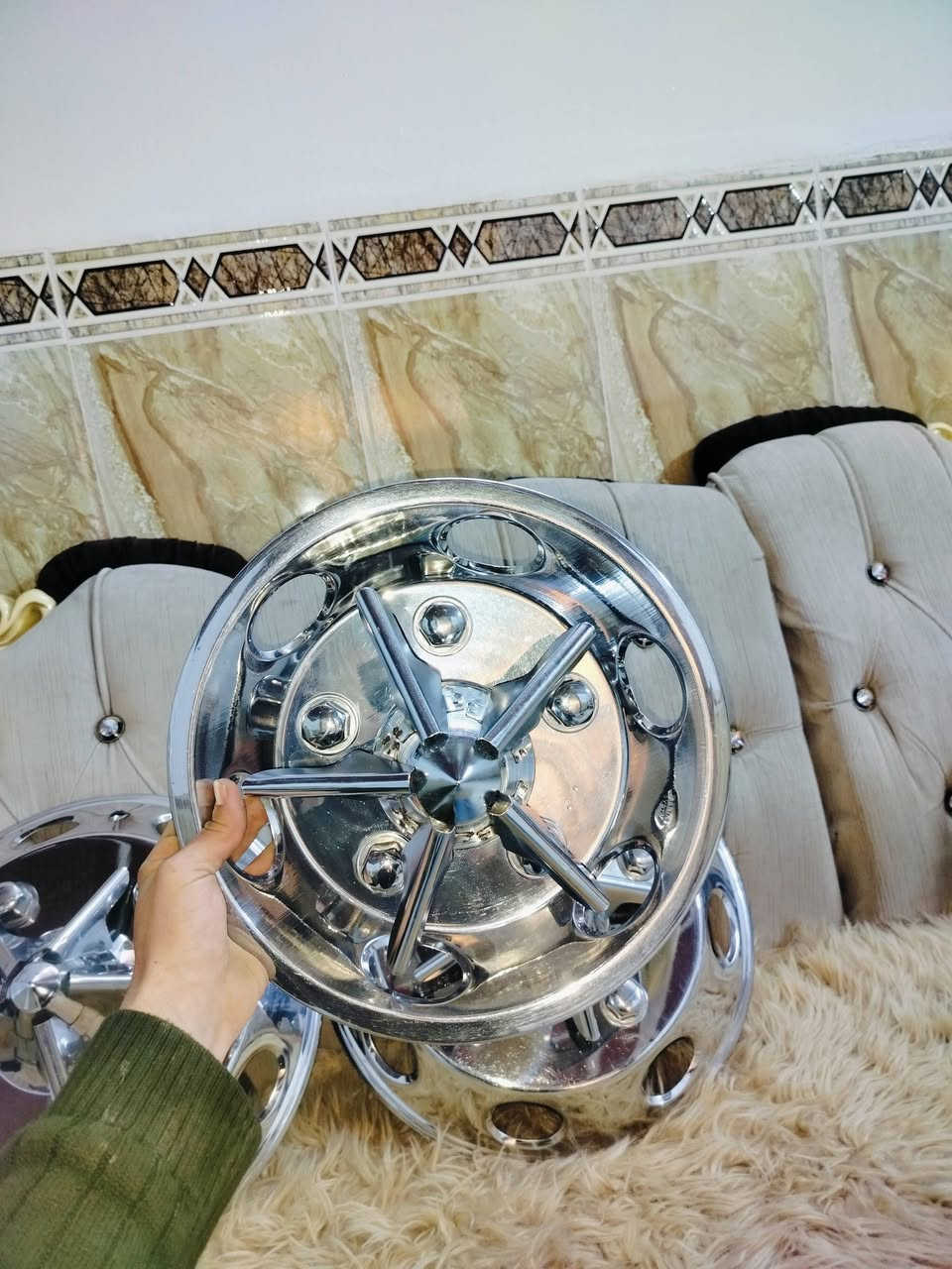 ئەم کاپە بۆفرۆشتن 12بە 14 بۆکیای 2700دەبێ    وەجبەی یەکەمە  زۆر خاوێینە  ئەوەی ویستی لەخزمەت دام  لەهەولێرم  ژەمارە مۆبایل ***********
