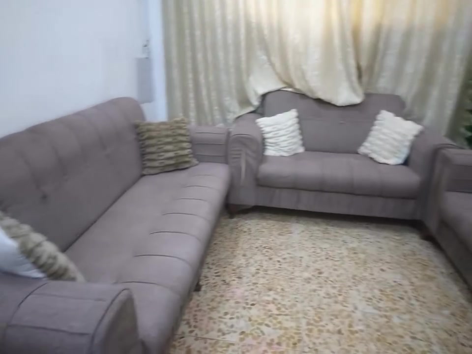 تخم عشر مقاعد جديد مابي اي ضرر مصار هواي من اشتريته بسبب ضيق المكان رايده 300قفل التواصل على هذا الرقم ***********
