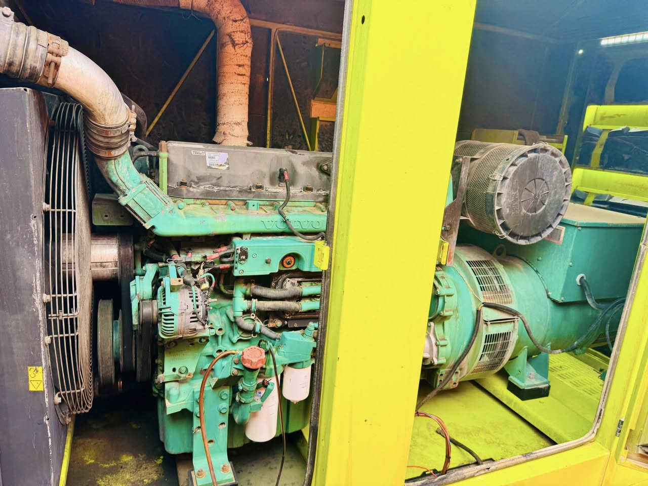 فالفو دي ٩ حجم ٩٤٠ كاتم ٢٨٠ كيفي
بشرط وظمان حمل عنوان خانقين حي الصناعي كراج الشمال ***********
