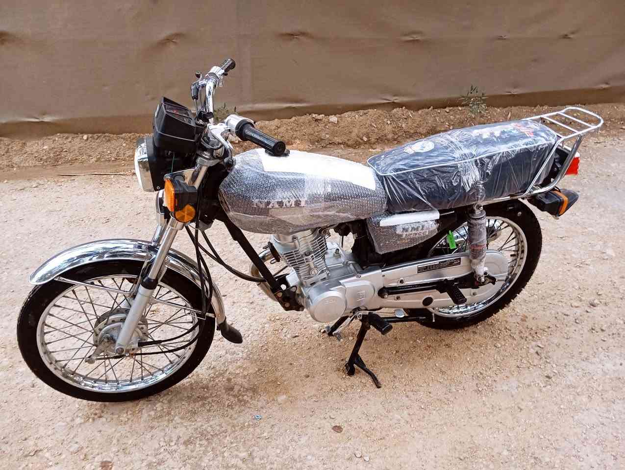 سلام عليكم
نامه امتياز موديل 2024 طالعه ب2025 اني مطلعها من الوكيل
دراجه كفاله عامه محرك ما مفتوح ولا برغي 
اوراق اصولي 
مابيها كل نقص كامله مكمله ولا شخط نضافه 100%
سعر 575 الف 
مكان بابل قضاء المحاويل 
***********
