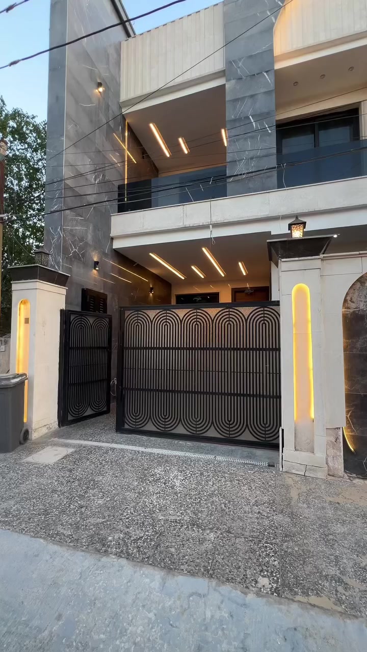 🔴 شركة أملاكنا 🔴   
شريكك نحو عقار آمن
🌹 بيت   درجة اولى للبيع 🌹
دار للبيع بمساحة 160   م واجهه   8 م 
في السيدية -  مربع تبوك 

 يحتوي على :
  كراج و صالة   وهول و مطبخ     
  و غرف نوم عدد 6 وخدمات صحية عدد 7
🔴يباع مع سبالت ومطبخ

✅ السعر :  علق بـ رقم ( 1 ) ليصلك السعر

wa.link/myprlh. 🟢 واتساب👇

للأستفسار 
مراسلة الصفحة او الاتصال على الرقم 
☎️ ***********  - *********** 

#عقارت_ السيدية_مهندس_سلام
#عقارات #اكسبلور #مساحة #بغداد #عقارات_بغداد
