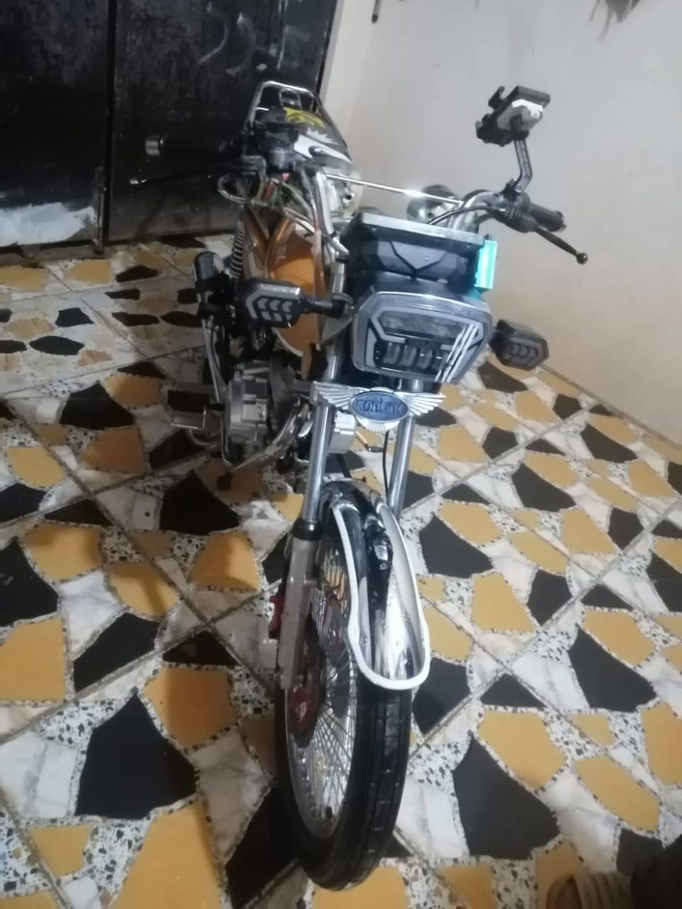 السلام عليكم موطور لبيع2025 تجي تفحص وتاخذه محرك شرط مامفتحوح عنوان تكديت رقم اتصال واساب موحود***********
