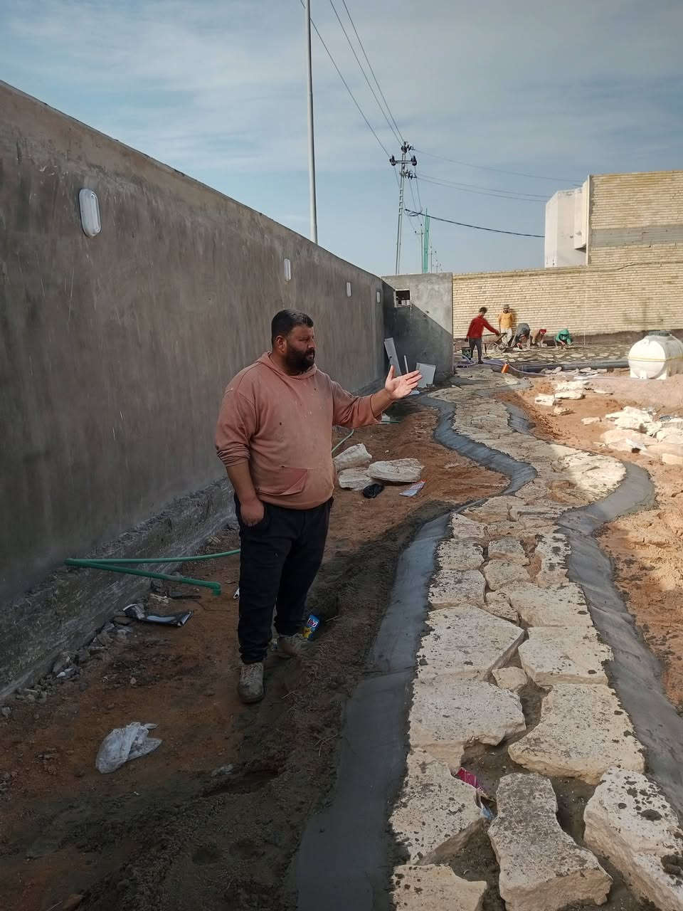 السلام عليكم ورحمه الله وبركاته مستعدون لكافت اعمال الحجر وبنسب السعار للتواصل ***********ابو علي الطائي
