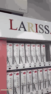 مرحبا حبايب القلب 
صار حصرا صبغ لاريسا الفرنسي 
متوفر بكوزمتك شورجه الاسعار 
متوفر جميع الوانه 
يوجد توصيل الكل المحافظات وداخل المحموديه 
*********** توصيل واتساب او على صفحتنه
