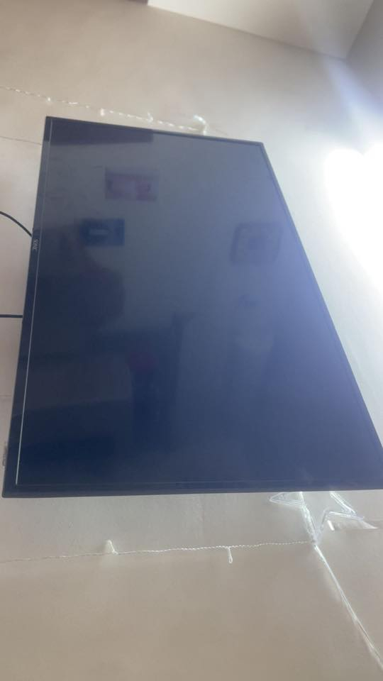 السلام عليكم بلازمة 42البيع السعر 150 مال مستعجل محتاج فلوس او اريد ابيع اتصل ***********
