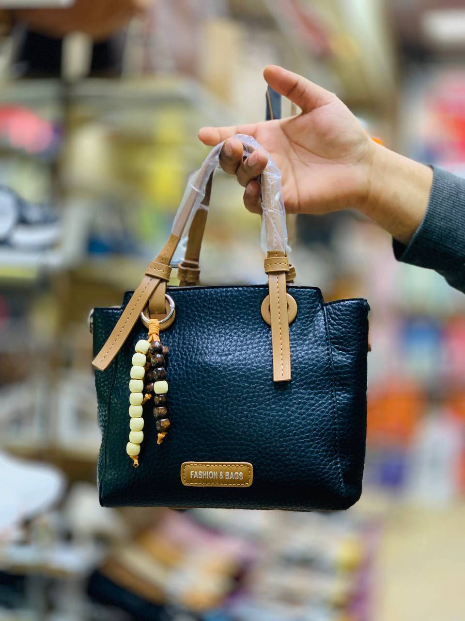 قمة الاناقة والجمال 🥰

موديلات حديثة وحصري 

احدث موديلات للحقائب النسائية 

بتصاميم مختلفه وحصريه😉

موديلات انيقة تناسب جميع الاذواق 🌹

كما يمكنكم الشراء عن طريق خدمة التوصيل 

كافه محافظات العراق 🇮🇶. 5.000 

للحجز والاستفسار ***********
______________________
العنوان   بابل المسيب شارع البلديه فرع الاول خلف مكتبه المدرسه
