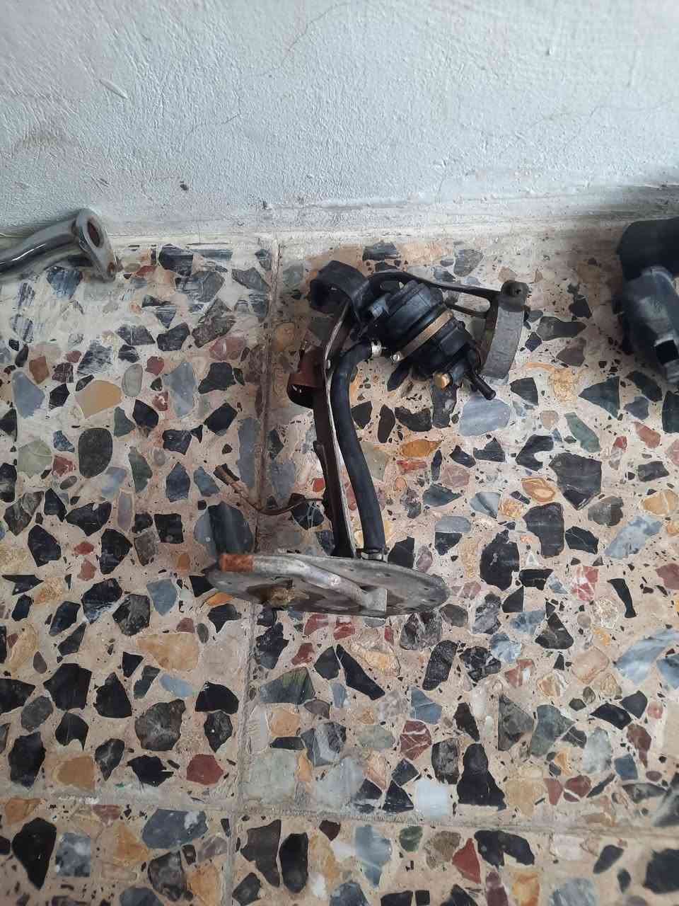 سلام وعليكم غراض لبيع كلمن وسعرة مكلف بيهن فيتبم صلي ١٥٠٠ بل جيس هم موجود شعب شارع صحة***********
