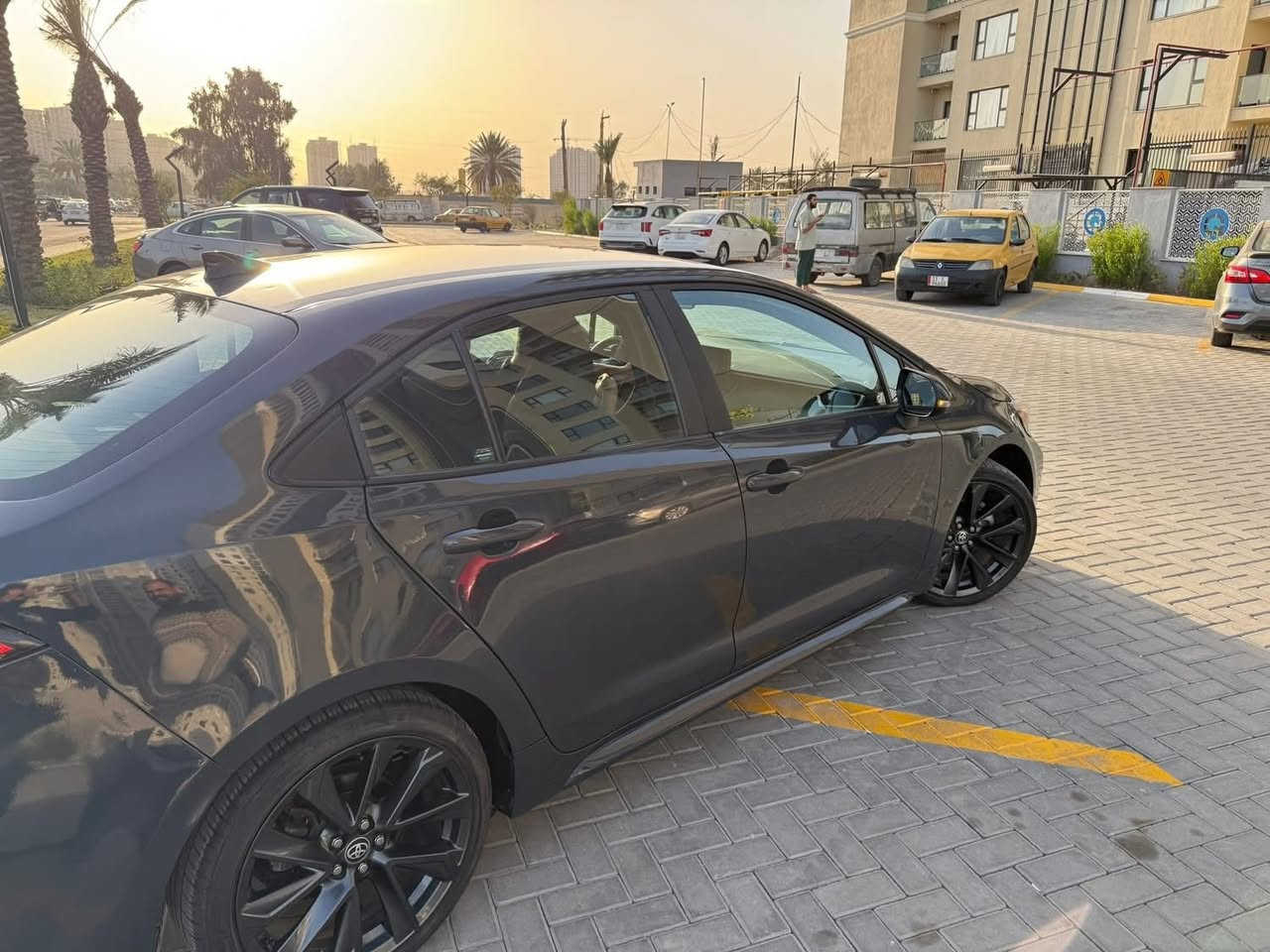 السلام عليكم
كورلا 2024 شكل S 
لون سمنتي مميز 
ماشية 38ml
المواصفات:
بصمه 

قطعتين تبريد 

شاشه جبيرة

كامره خلفيه 
كشنات لونين 
رادار امامي 
رادار جانبي 
حساسات 
توقف ذاتي 
تحديد مسار 

وهواي مواصفات 

السياره قطعة وحدة صبغ جاملغ خلفي وباب خلفي تبديل نفس الون ابلادي اصلي بدون 
اي دواخل بدون كص سونار داخل المنشور سيارة متصرف عليهة ربع 
بس ترقم لئن بدون رقم ورقمهة يكلف 10$ورقات فقط  

السعر 138  وبيها مجال بسيط جدآ  

 
للاستفسار ؛*********** 
                                      ***********
